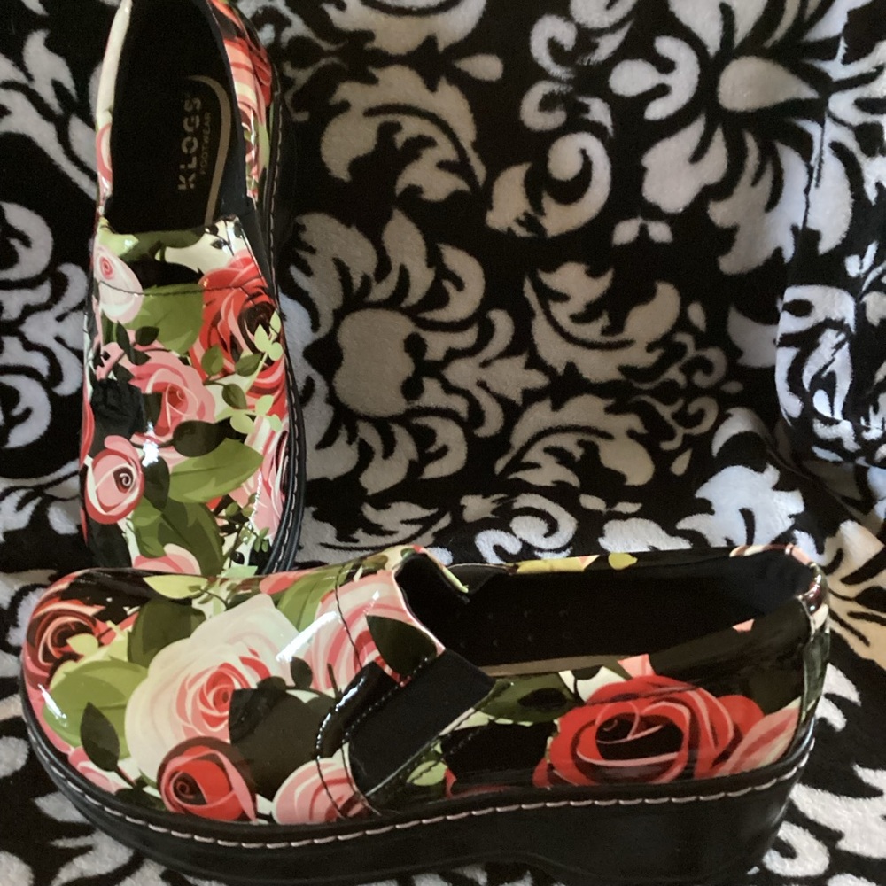 Klogs - Picture 2 of 3